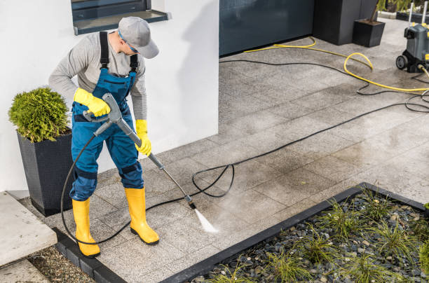 Best Deck Pressure Washing  in Nuevo, CA